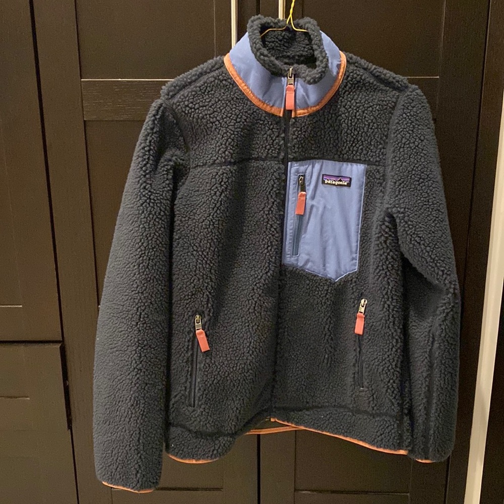 Patagonia women’s classic retro fleece jacket